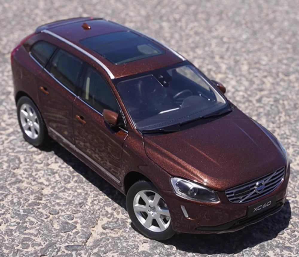 OEM Volvo 2016 XC60 Brown 1:18 – Kolekcjonerski model odlewany z metalu