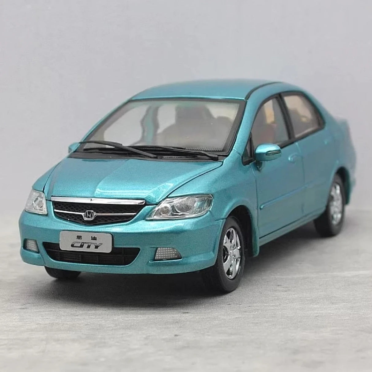 OEM Honda 2003 City Blue 1:24 – Kolekcjonerski model odlewany
