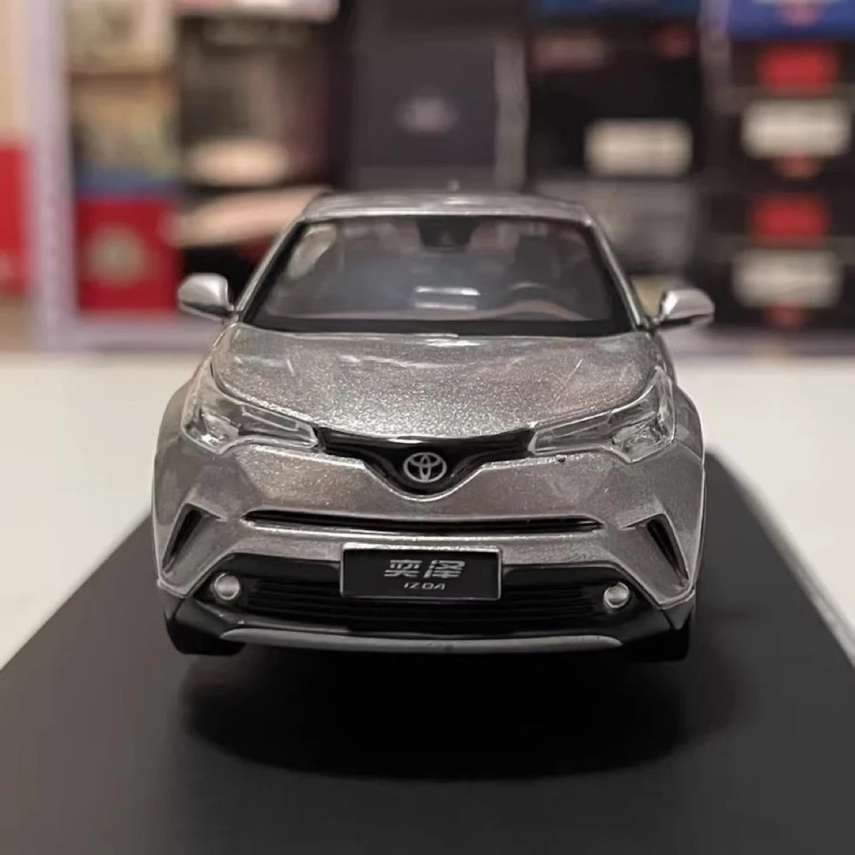 OEM Toyota 2018 IZOA Sliver 1:43 – Collectible Diecast Model Die-Cast