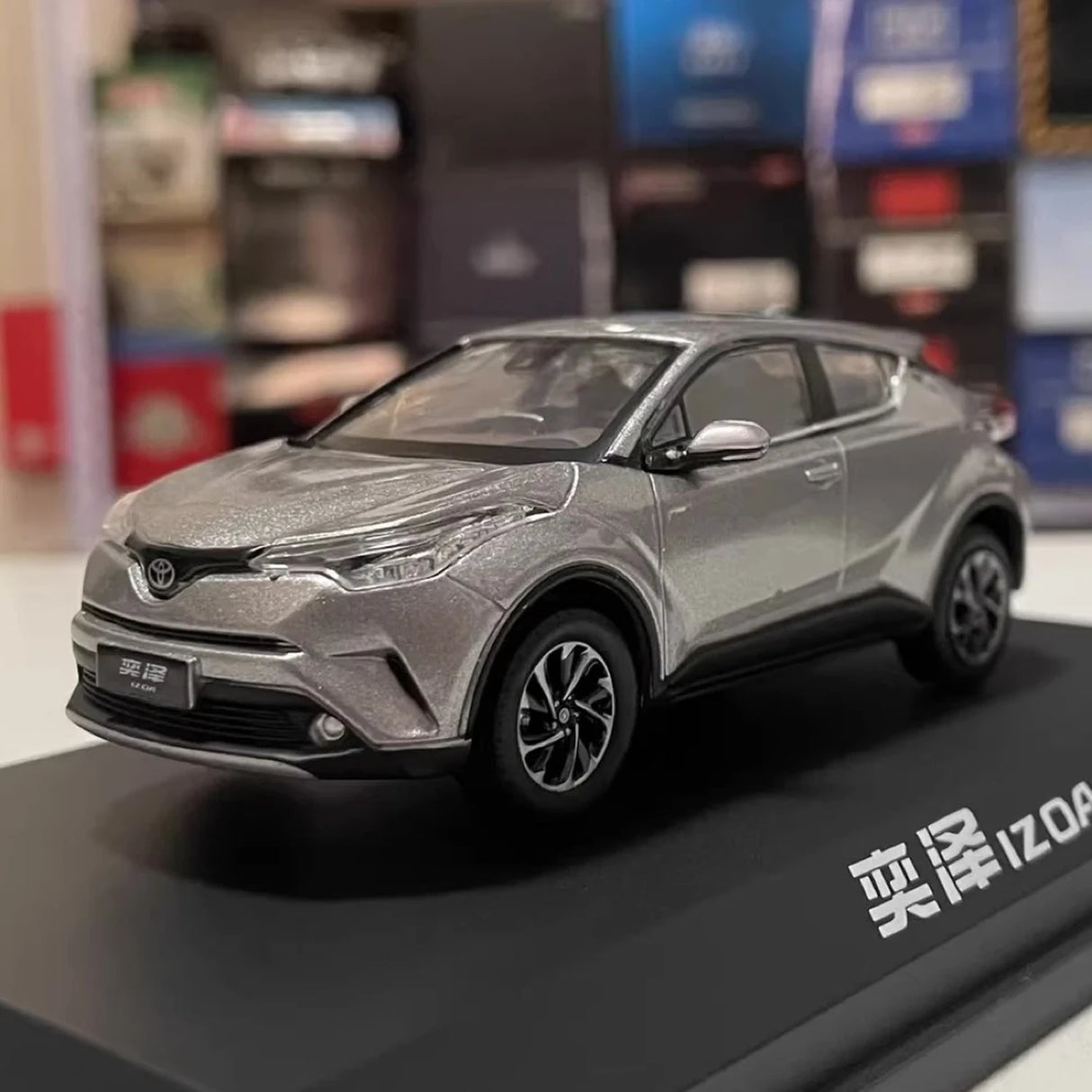 OEM Toyota 2018 IZOA Sliver 1:43 – Collectible Diecast Model Die-Cast