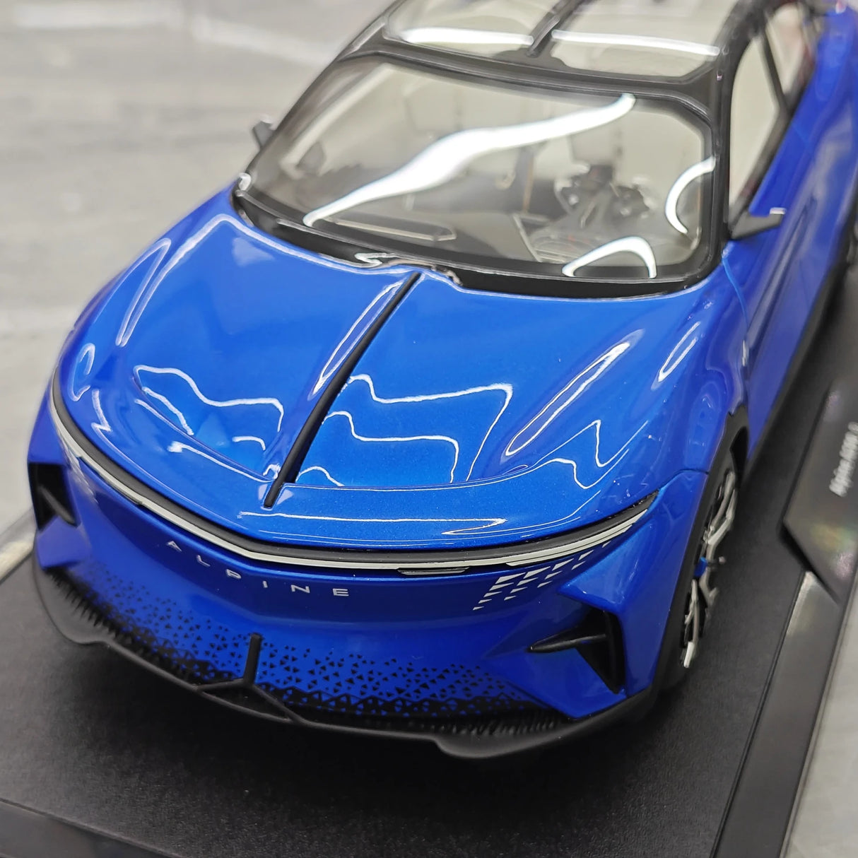 OTTO Alpine 2024 A390 베타 스페큘러 블루 1:18 – 수집용 레진 모델 레진