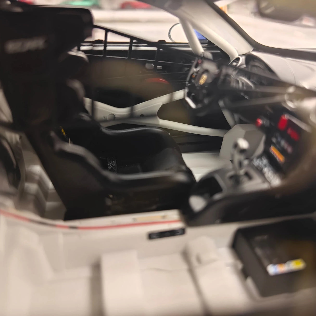 1:18 Porsche 2021 718 Cayman GT4 RS Clubsport #4 model car by OTTO - view 13
