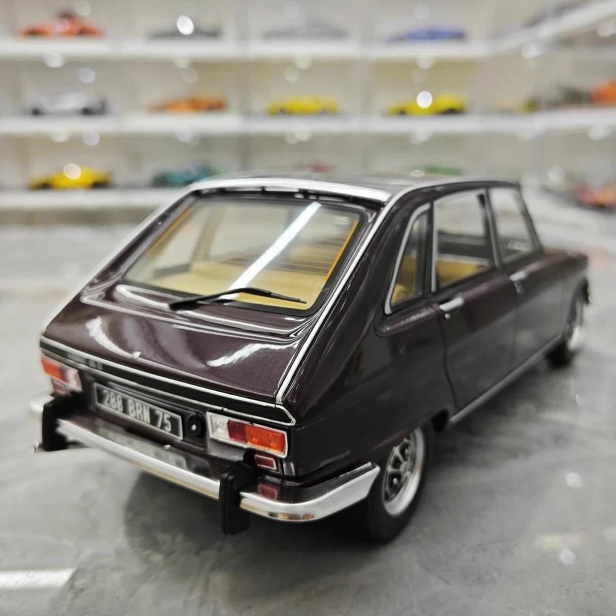 OTTO Renault 1974 16 TX Wine 1:18 – Resina Modelo de Resina de Coleção