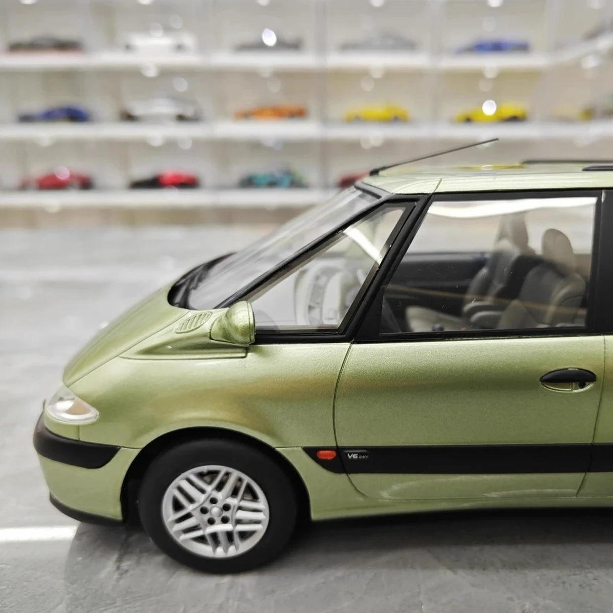 OTTO Renault 2000 Espace 3 Green 1:18 – Resina de Modelo de Resina de Coleção