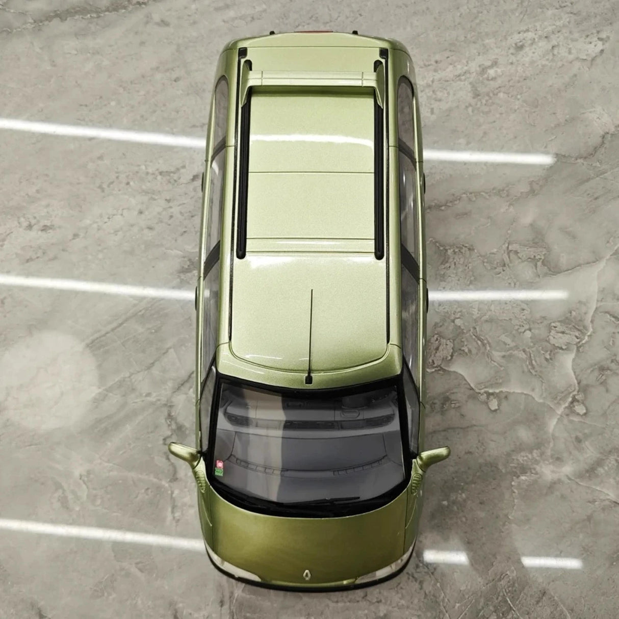 OTTO Renault 2000 Espace 3 Green 1:18 – Resina de Modelo de Resina de Coleção