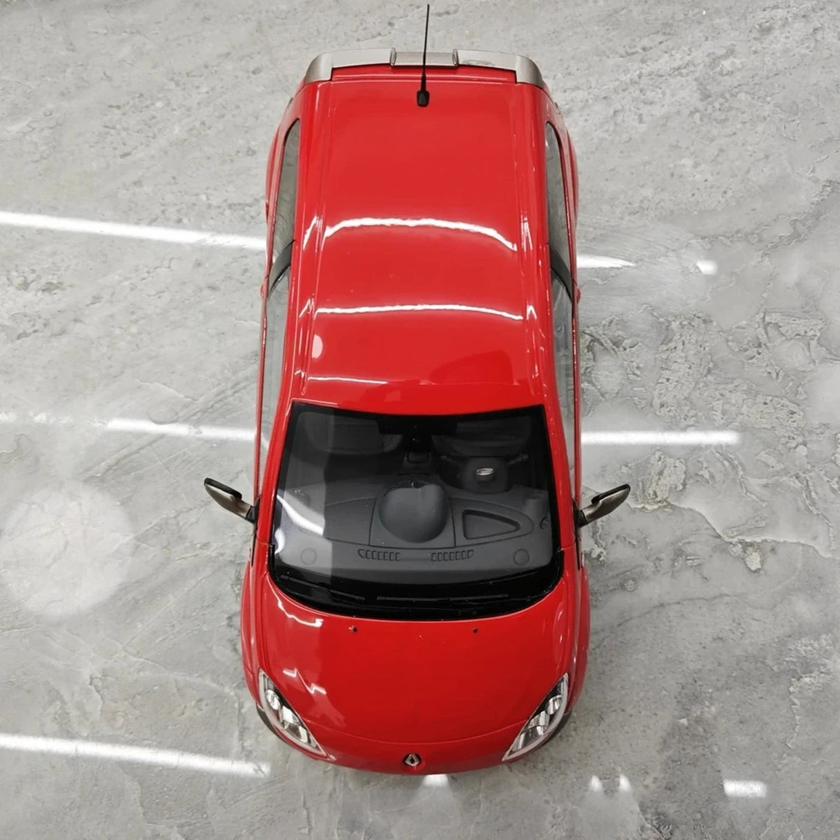 OTTO Renault 2008 Twingo RS Red 1:18 – Resina de Modelo de Resina de Coleção