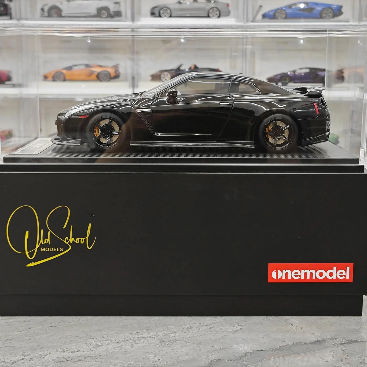 نموذج واحد Nissan 2007 GT-R R35 بلاك 1:18 – راتنج نموذجي قابل للجمع