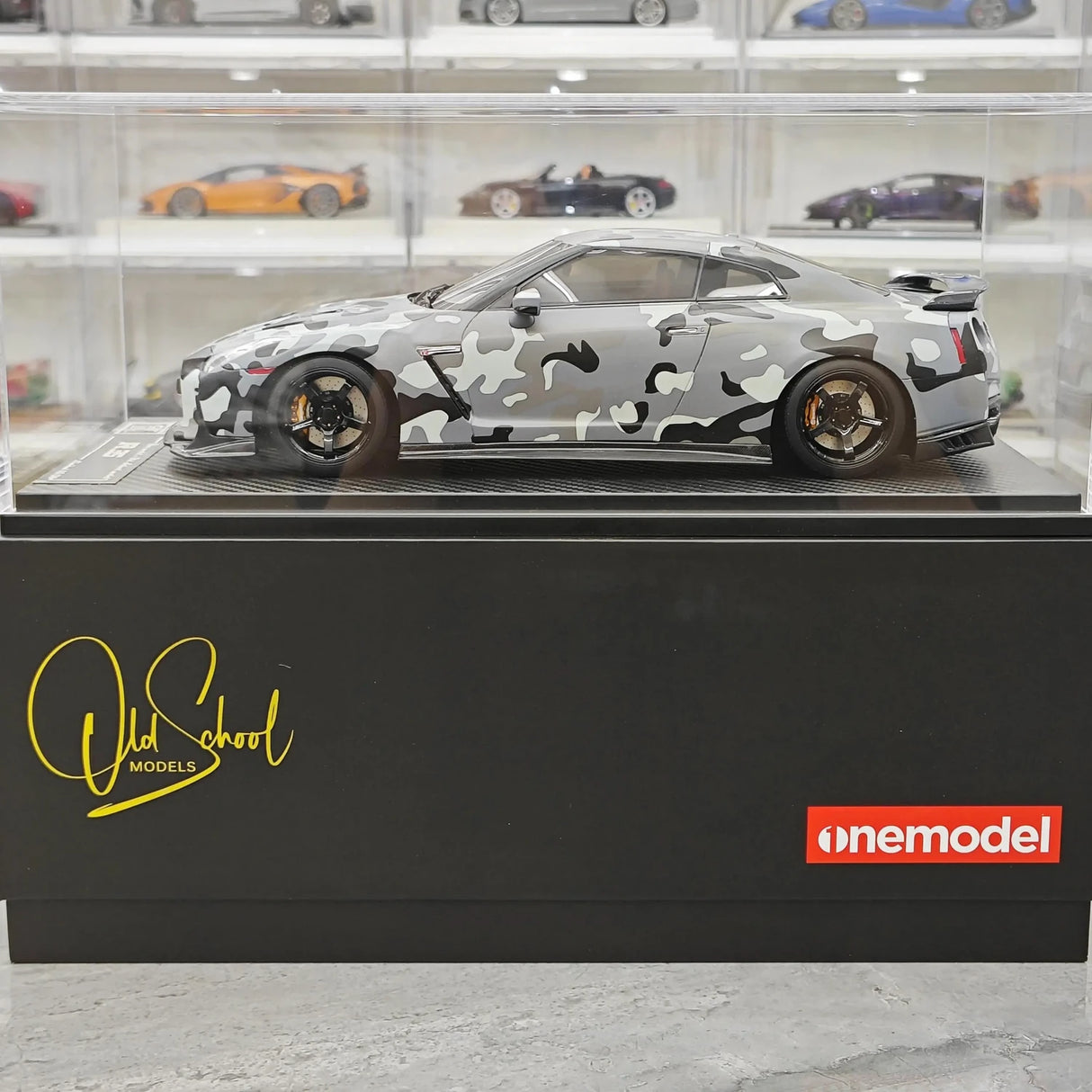 One Model Nissan 2007 GT-R R35 Gray Camouflage 1:18 – Collectible Resin Model Resin