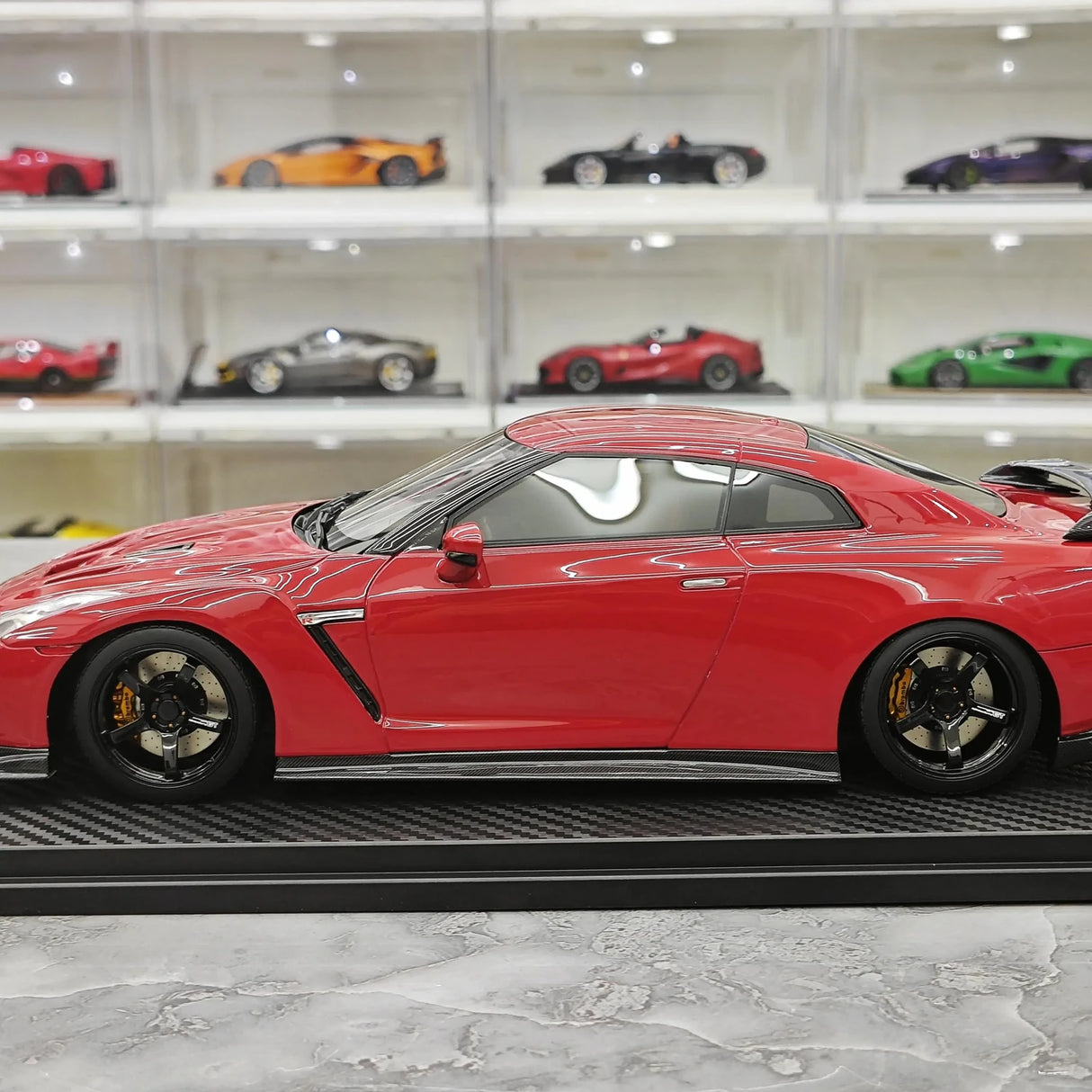 One Model Nissan 2007 GT-R R35 Red 1:18 – Collectible Resin Model Resin