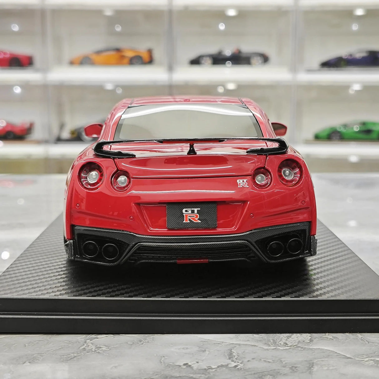 One Model Nissan 2007 GT-R R35 Red 1:18 – Collectible Resin Model Resin