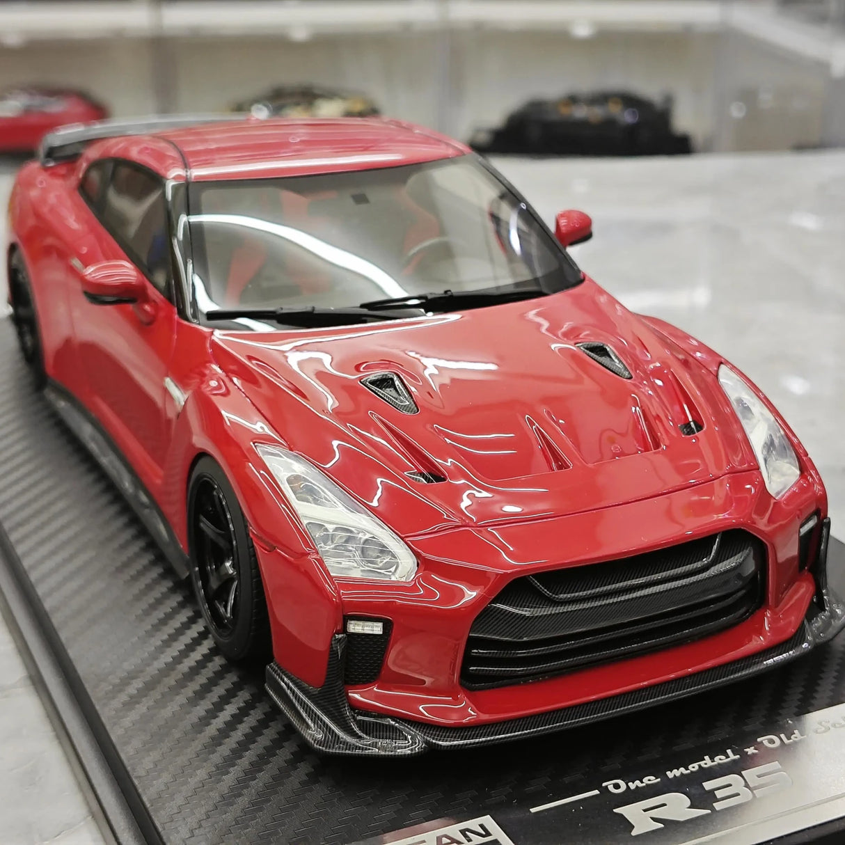 One Model Nissan 2007 GT-R R35 Red 1:18 – Collectible Resin Model Resin