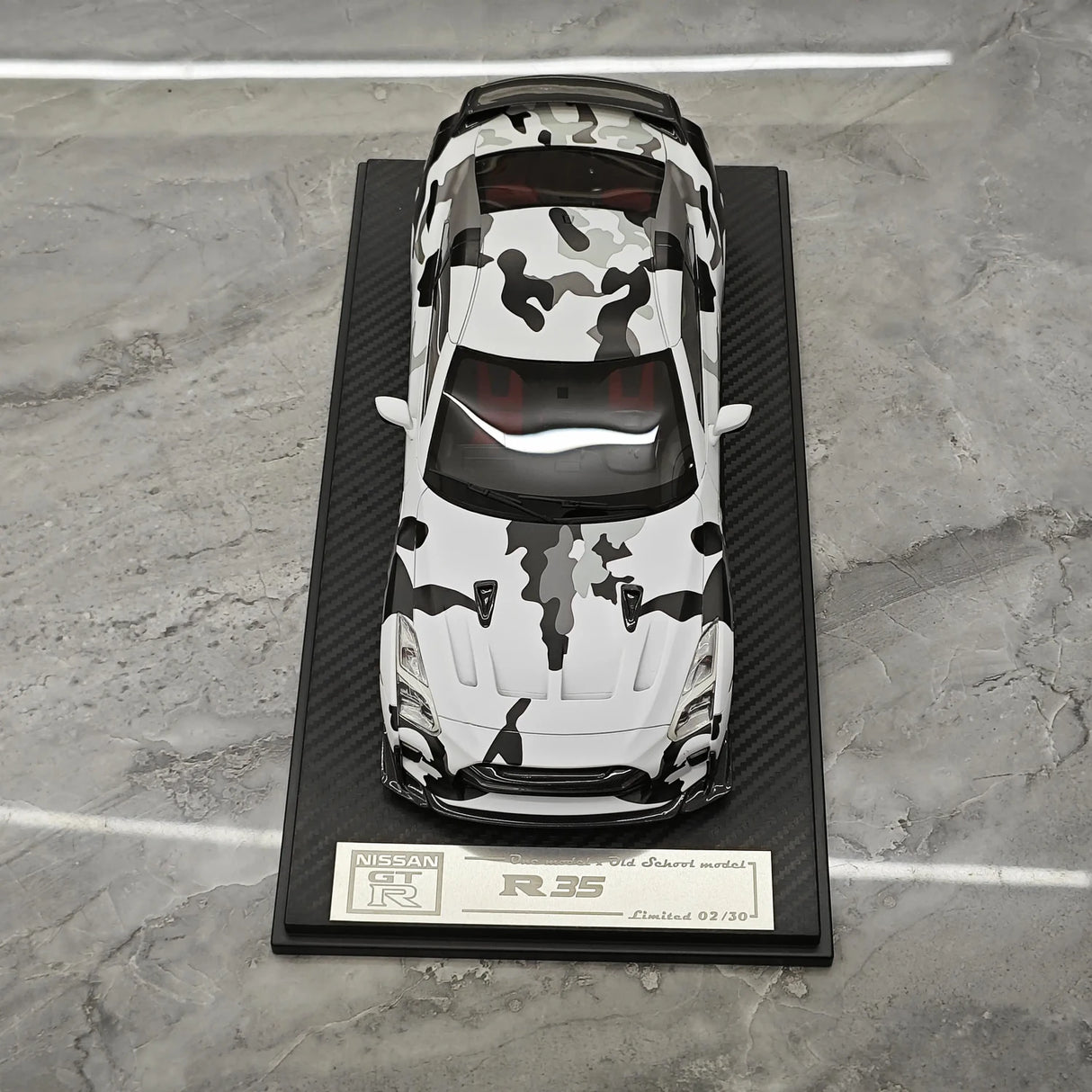 One Model Nissan 2007 GT-R R35 White Camouflage 1:18 – Collectible Resin Model Resin