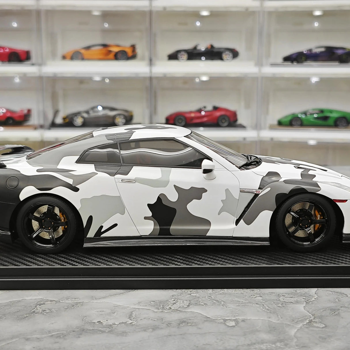 One Model Nissan 2007 GT-R R35 White Camouflage 1:18 – Collectible Resin Model Resin