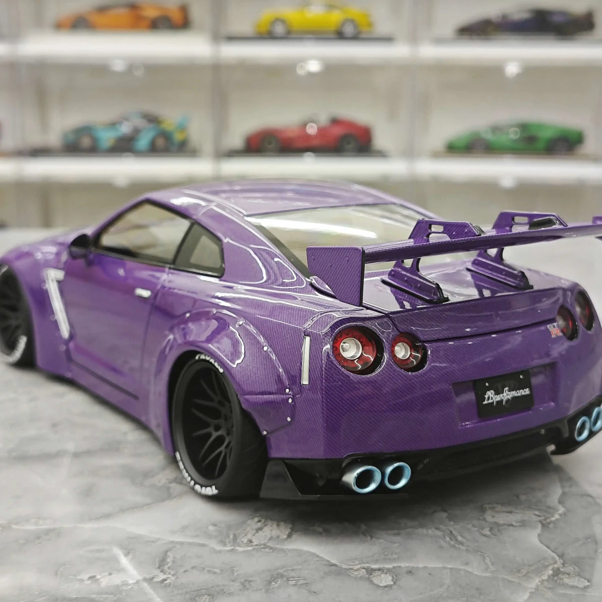 PGM Nissan 2007 GT-R R35 LB ووركس بنفسجي 1:18 – نموذج معدني قابل للجمع من القالب المصبوب