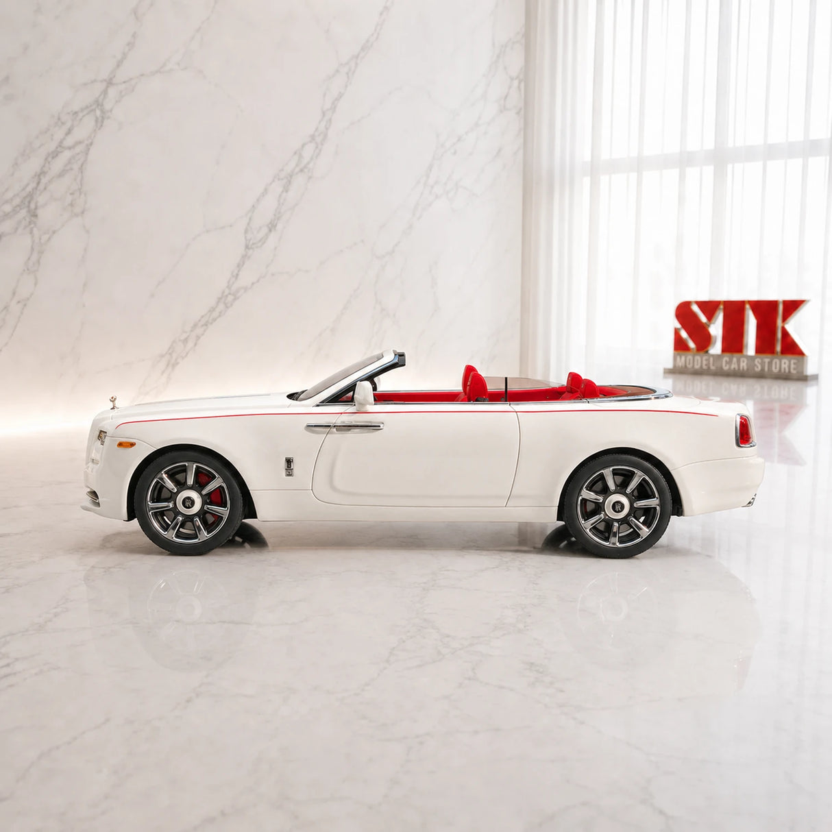 Rolls-Royce 2016 Dawn Convertible White 1:18 resin model car by SC Models - view 3