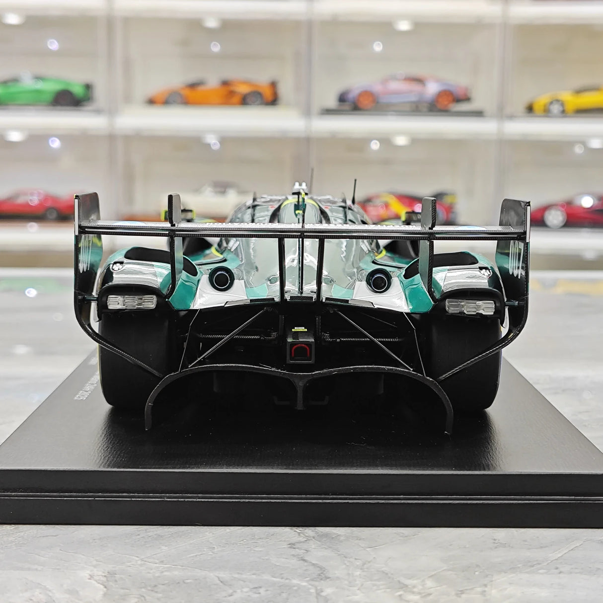 Aston Martin 2025 Valkyrie AMR-LMH #007 1:18 modello collezionabile in resina di Spark - vedi 7