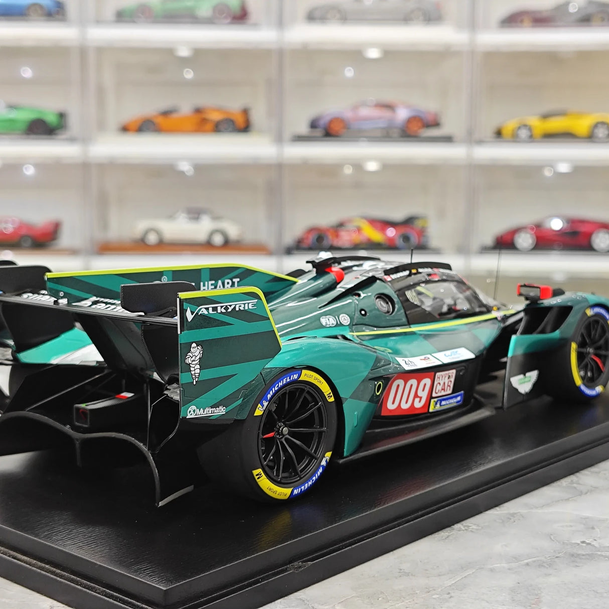 Aston Martin 2025 Valkyrie AMR-LMH #009 1:18 modello collezionabile in resina di Spark - vista 8