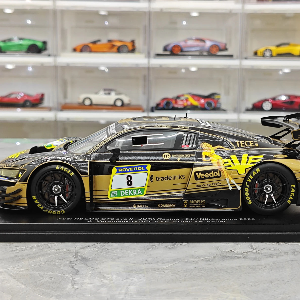 Audi 2025 R8 LMS GT3 EVO II #8 1:18 modello collezionabile in resina Nurburgring 24h di Spark - vista 5