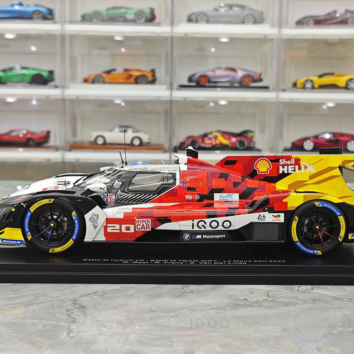 BMW 2025 M Hybrid V8 BMW M Team WRT #20 1:18 modello collezionabile in resina di Spark - vedi 5