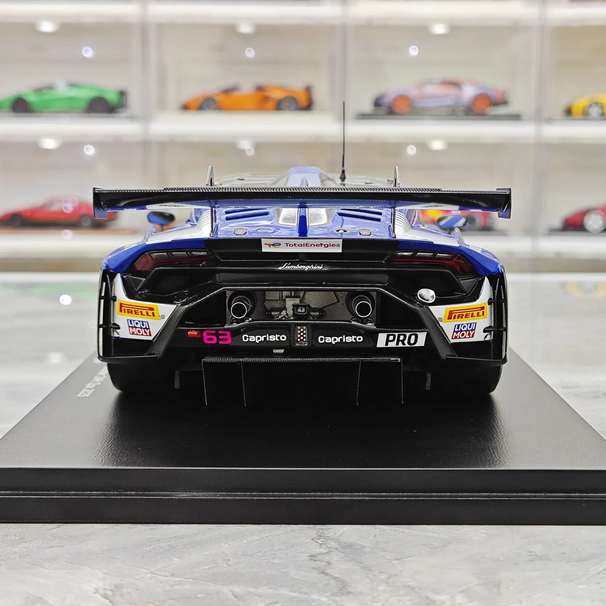 Lamborghini 2025 Huracan GT3 EVO2 #63 1:18 Voittaja 24h Spa -hartsikeräilymalli Spark :ltä – näytä 7