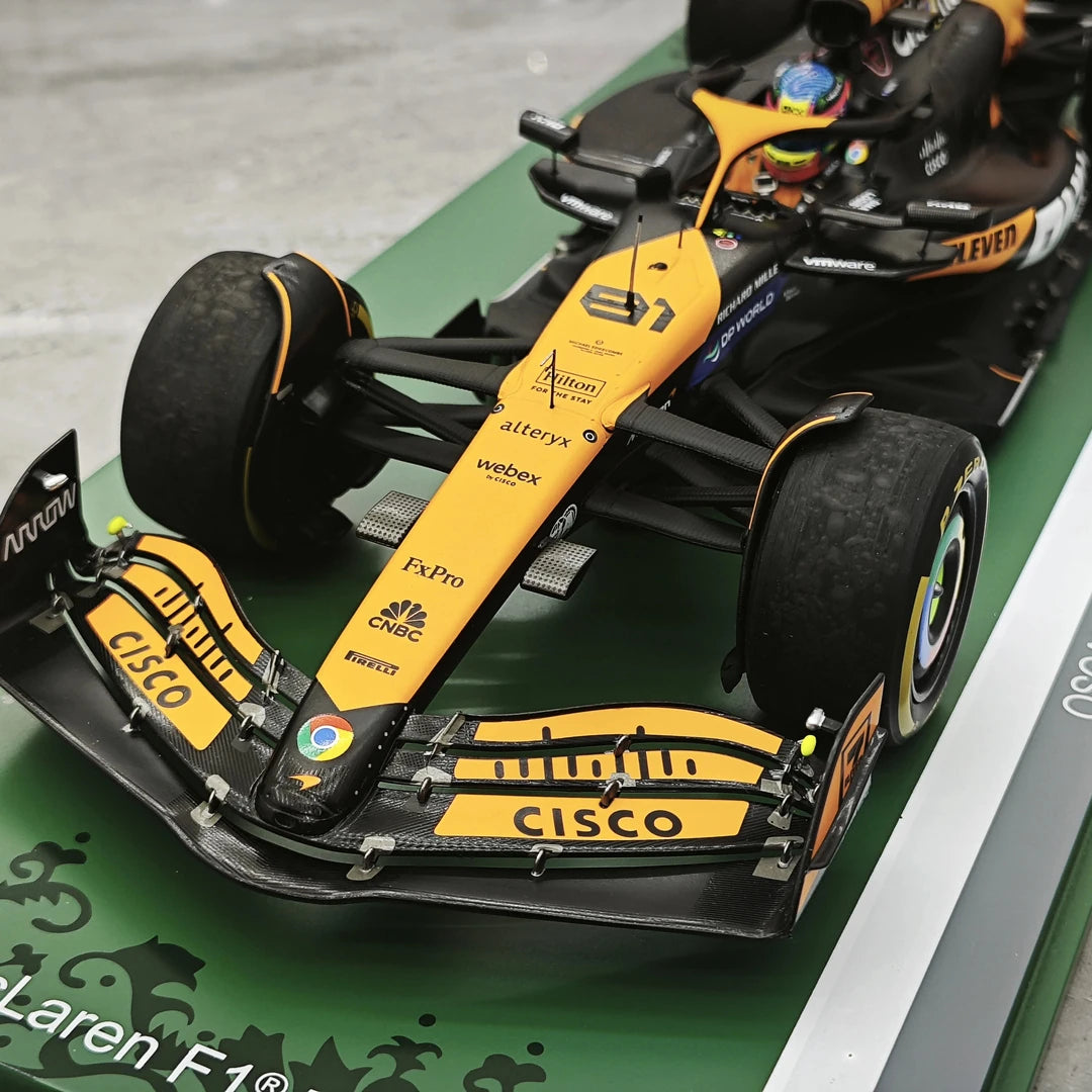 1:18 McLaren 2024 MCL38 #81 Hungarian GP Oscar Piastri F1 model car by Spark - view 11