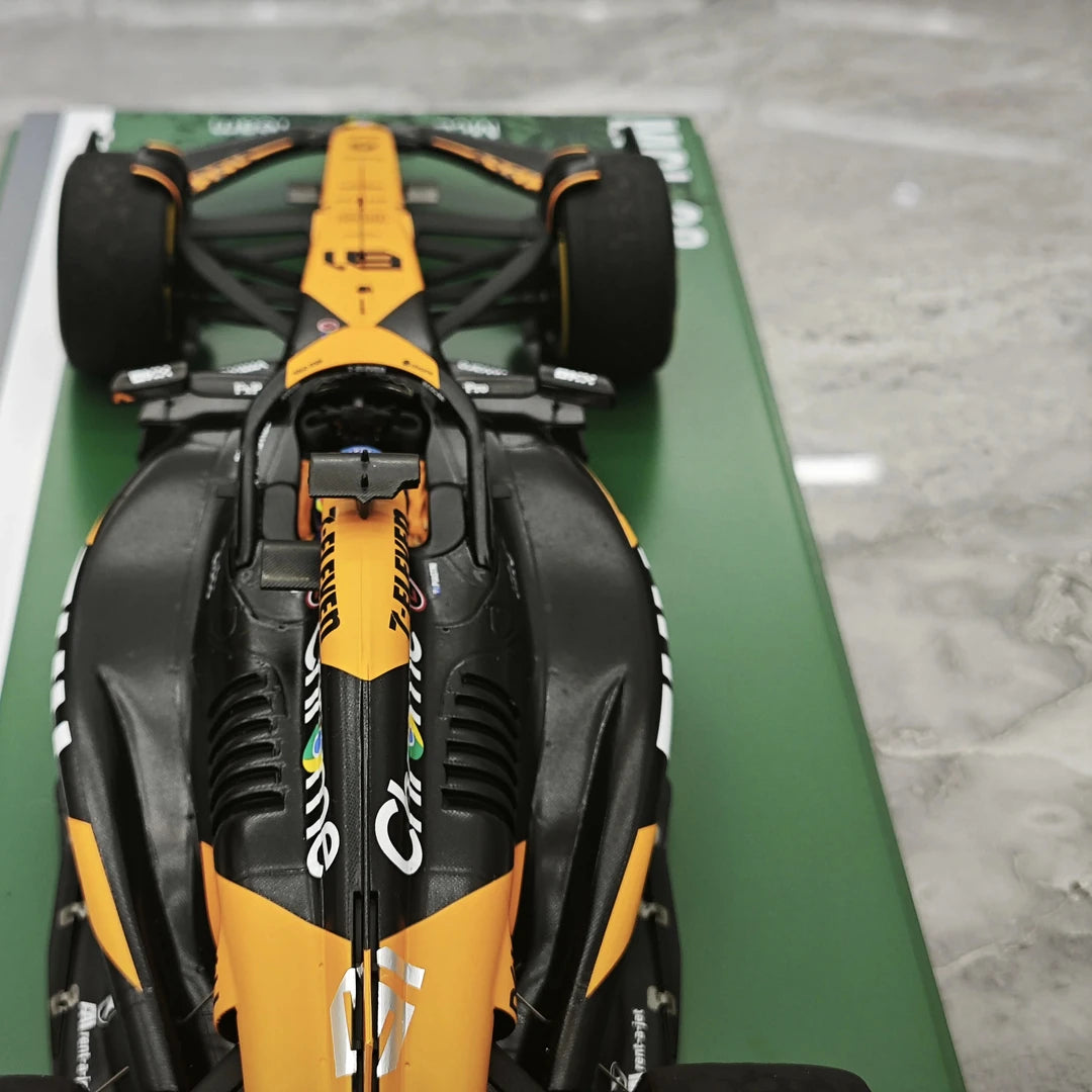 1:18 McLaren 2024 MCL38 #81 Hungarian GP Oscar Piastri F1 model car by Spark - view 12