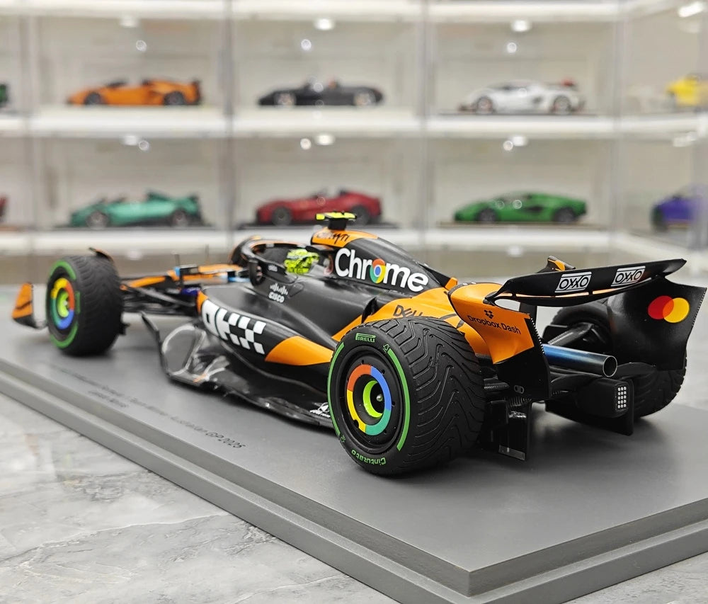 1:18 McLaren 2025 MCL39 #4 Australian GP Winner model car by Spark - view 6