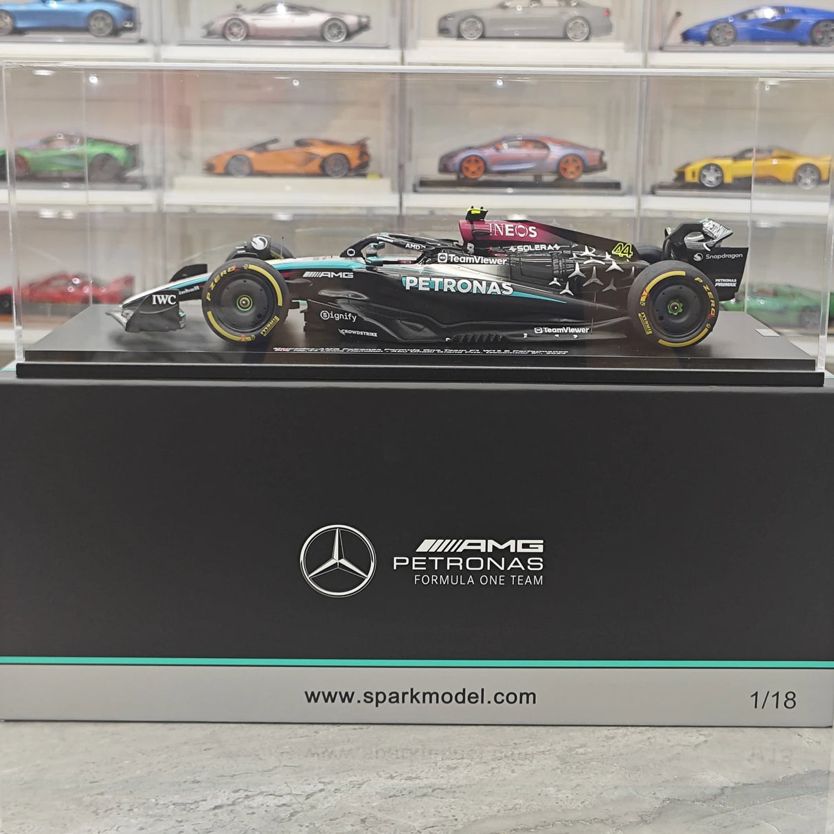 1:18 Mercedes–AMG 2024 F1 W15 E Performance #44 Abu Dhabi GP Lewis Hamilton F1 Resin-Modellauto von Spark – siehe 15
