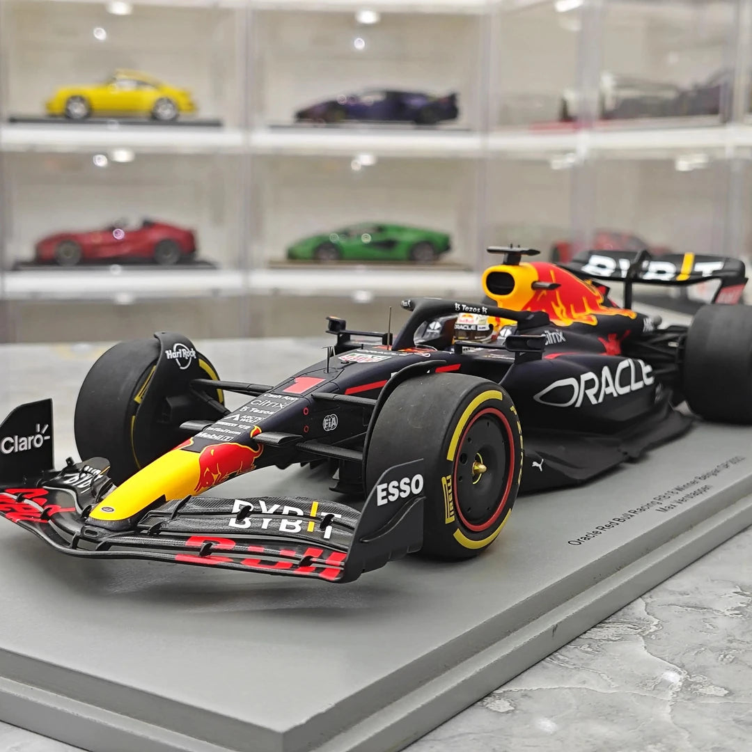 1:18 Red Bull 2022 RB18 #1 Belgian GP Max Verstappen F1 resin model car by Spark - view 3