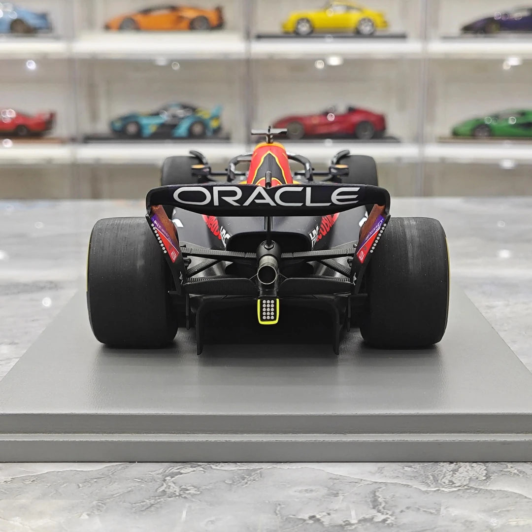 1:18 Red Bull 2022 RB18 #1 Belgian GP Max Verstappen F1 resin model car by Spark - view 7