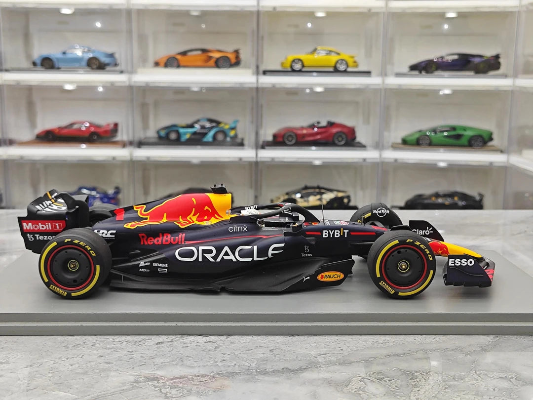 1:18 Red Bull 2022 RB18 #1 Belgian GP Max Verstappen F1 resin model car by Spark - view 9