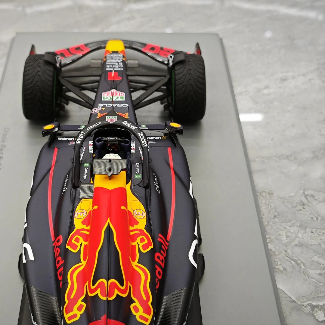 1:18 Red Bull 2022 RB18 #1 japanischer GP Max Verstappen F1 Harzmodellauto von Spark – siehe 12