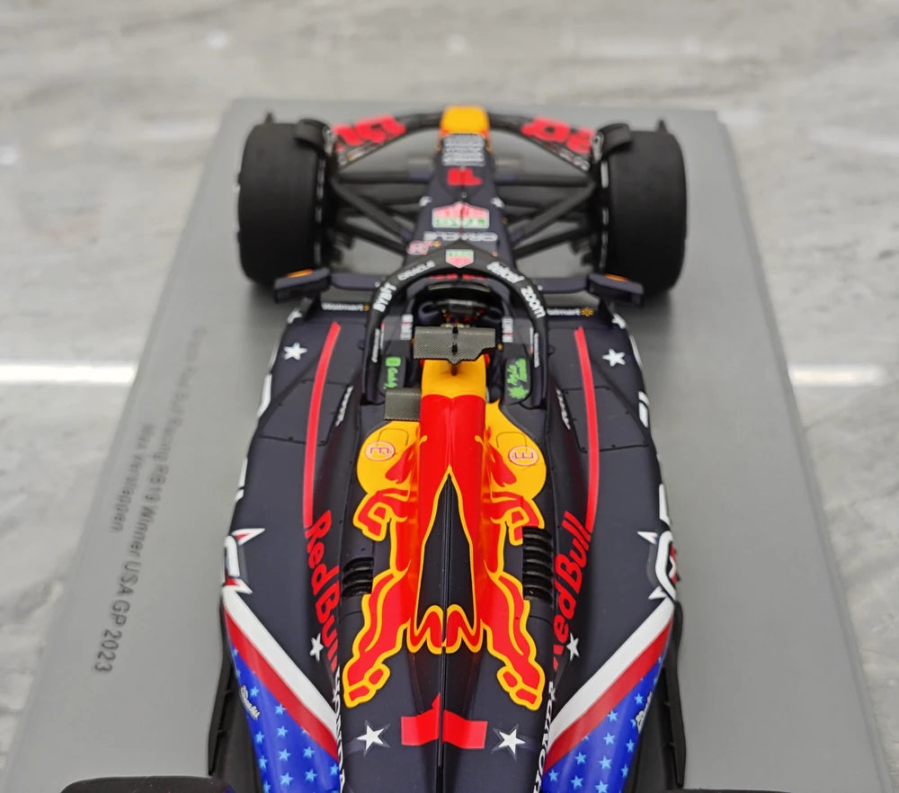 1:18 Rot Bull 2023 RB19 #1 United States GP Austin Modellauto by Spark - view 12