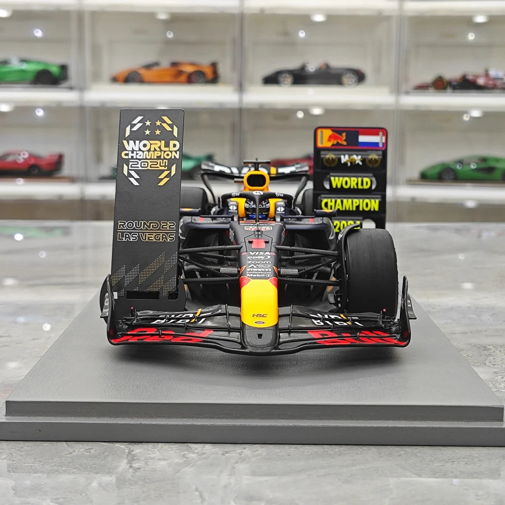1:18 Rot Bull 2024 RB20 #1 Las Vegas GP Modellauto by Spark - view 1
