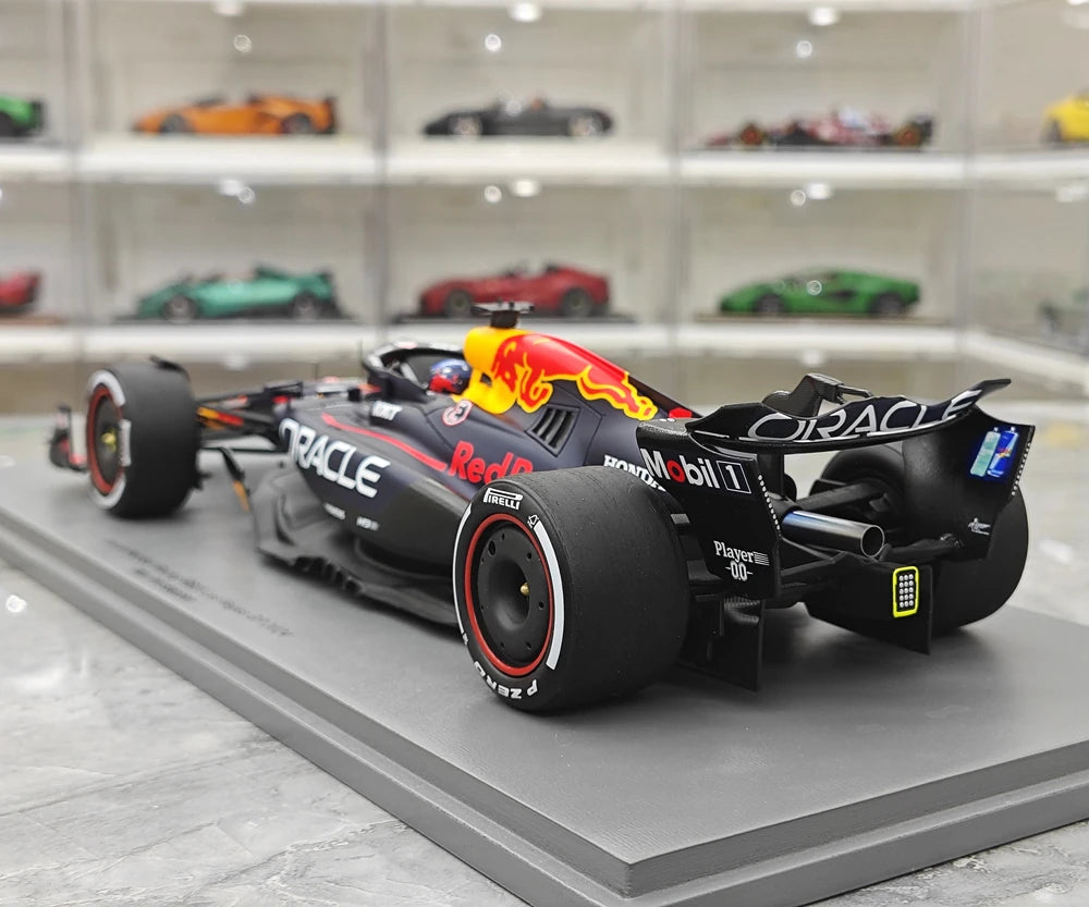 1:18 Rot Bull 2024 RB20 #1 Las Vegas GP Modellauto by Spark - view 6