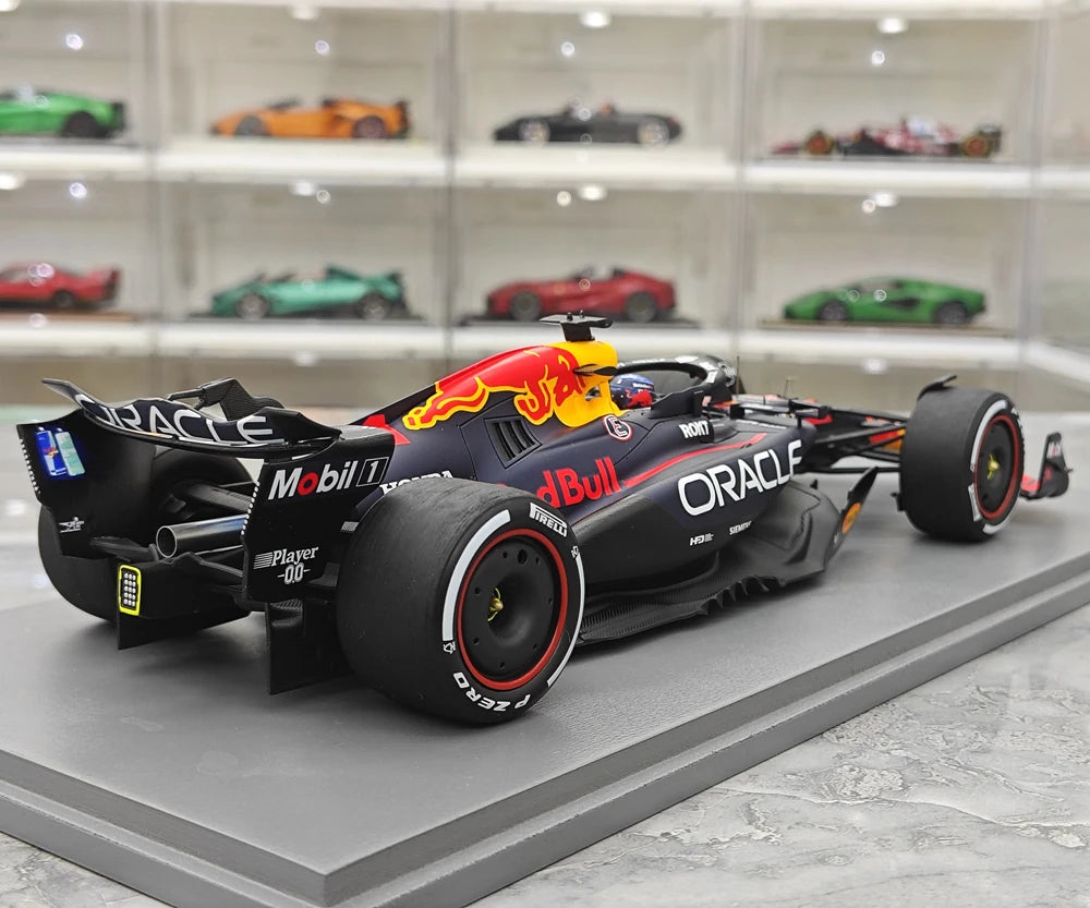 1:18 Rot Bull 2024 RB20 #1 Las Vegas GP Modellauto by Spark - view 8