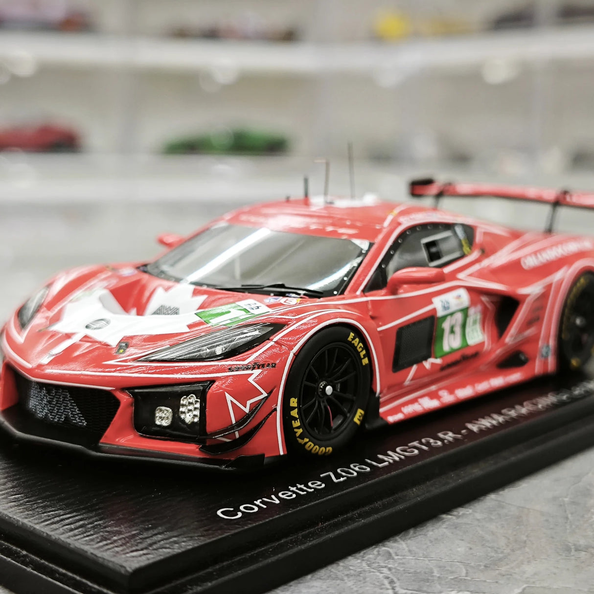 Chevrolet 2025 Corvette Z06 GT3.R #13 1:43 AWA Racing 24h Le Mans -hartsikeräilymalli Spark - näytä 3