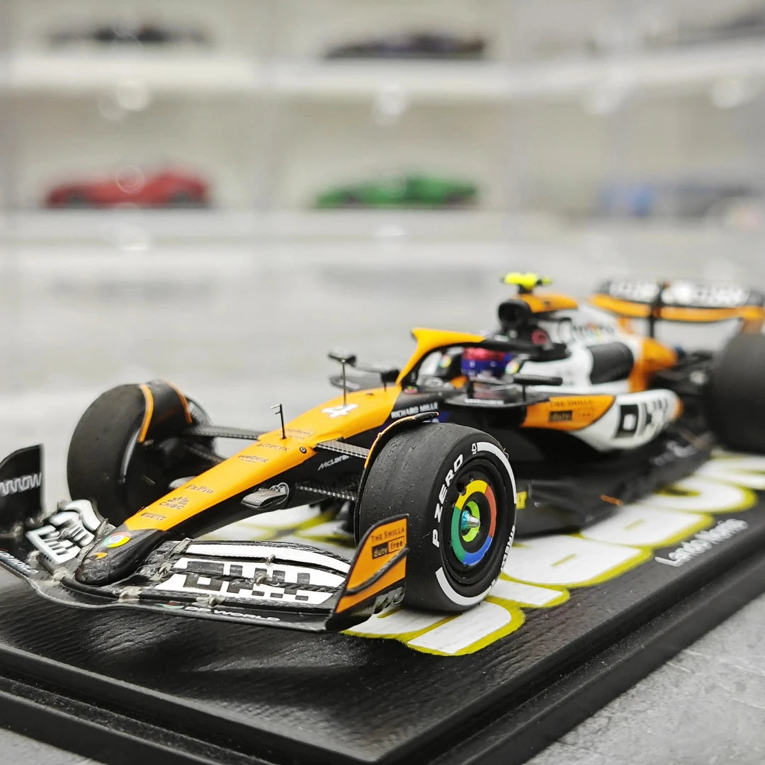 1:43 McLaren 2024 MCL38 #4 Singapore GP Lando Norris F1 model car by Spark - view 3