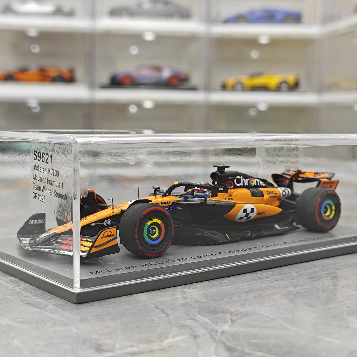 1:43 McLaren 2025 MCL39 #81 GP español Oscar Piastri F1 modelo de resina de Spark - ver 12