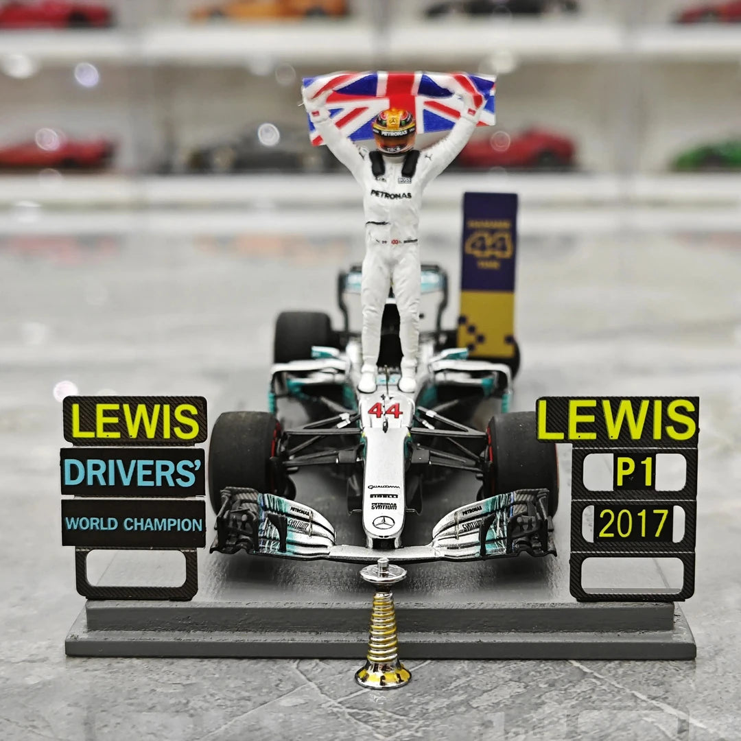 1:43 Mercedes-AMG 2017 F1 W08 #44 Mexican GP Lewis Hamilton F1 model car by Spark - view 1