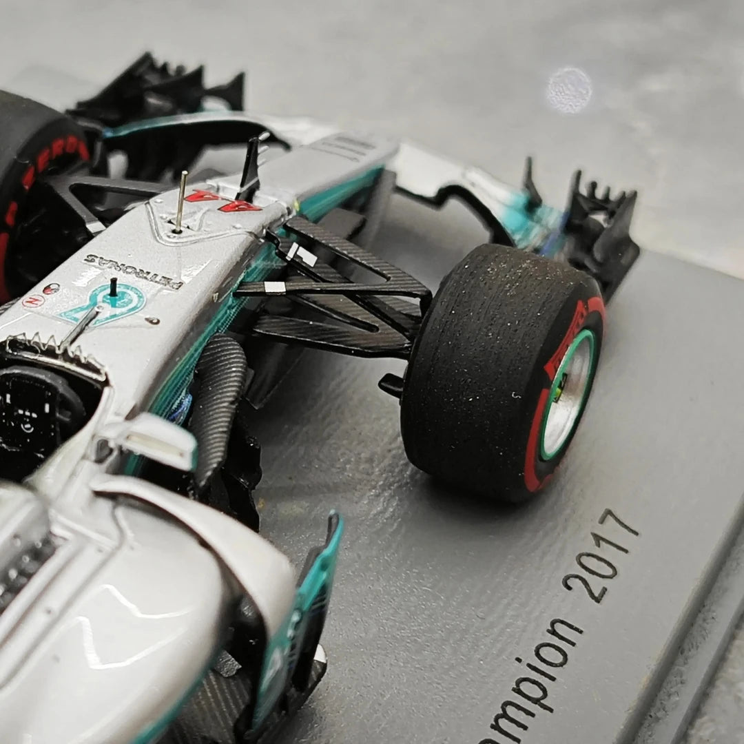 1:43 Mercedes-AMG 2017 F1 W08 #44 Mexican GP Lewis Hamilton F1 model car by Spark - view 13