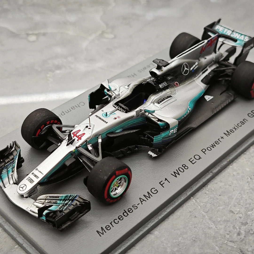 1:43 Mercedes-AMG 2017 F1 W08 #44 Mexican GP Lewis Hamilton F1 model car by Spark - view 4