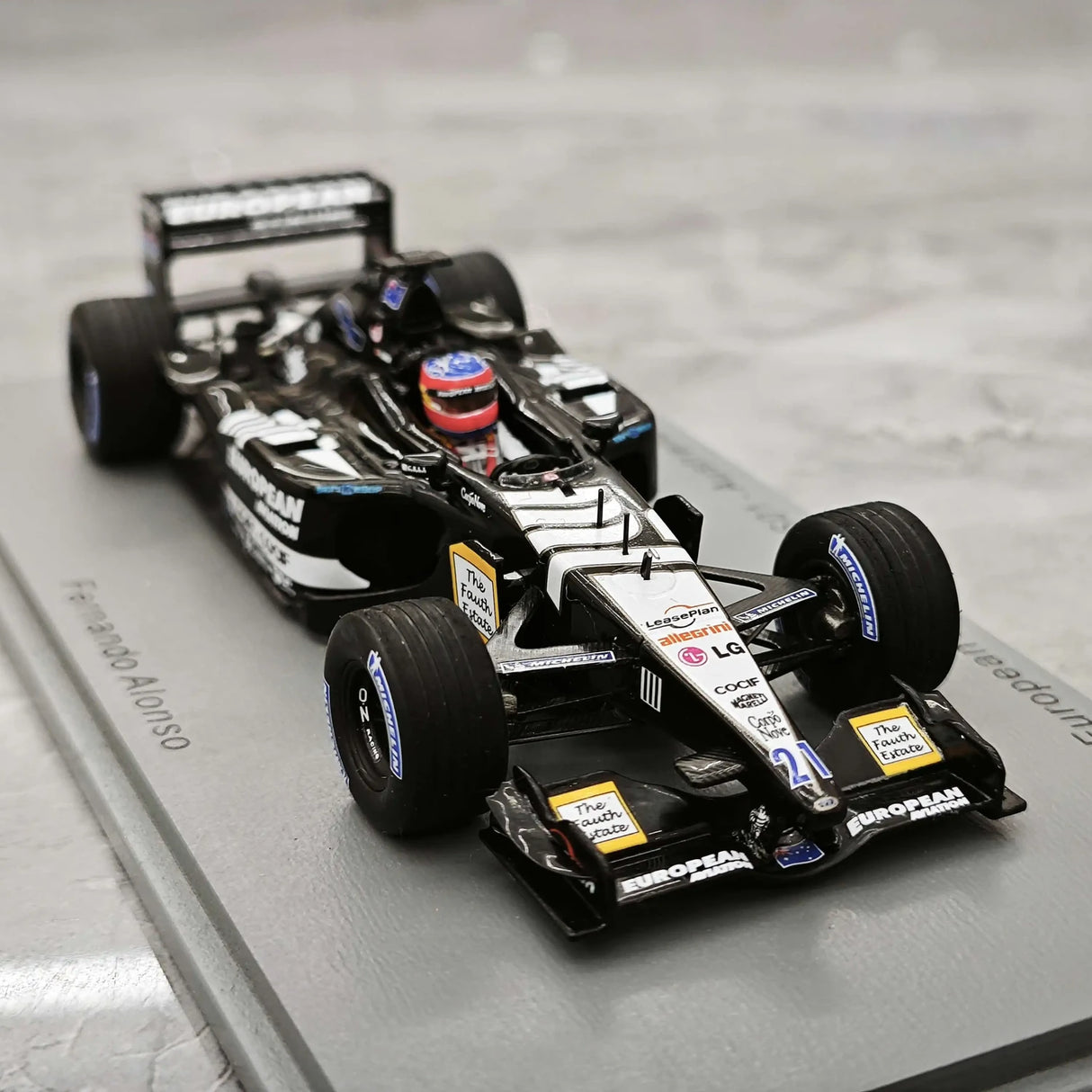 1:43 ميناردي 2001 PS01 #21 أسترالي GP فرناندو ألونسو F1 سيارة موديل من الراتنج من Spark - عرض 10