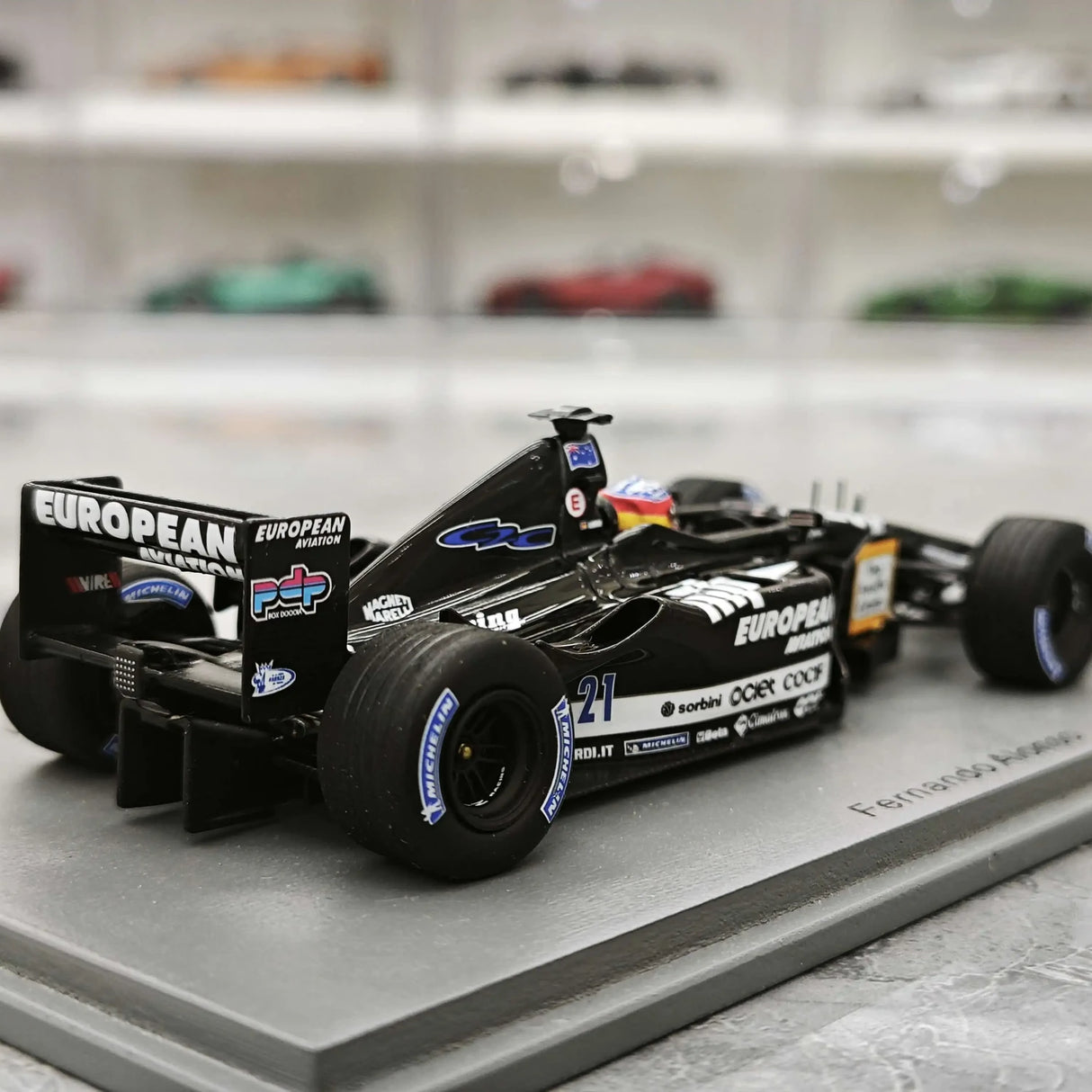 1:43 ميناردي 2001 PS01 #21 أسترالي GP فرناندو ألونسو F1 سيارة موديل من الراتنج من Spark - عرض 8