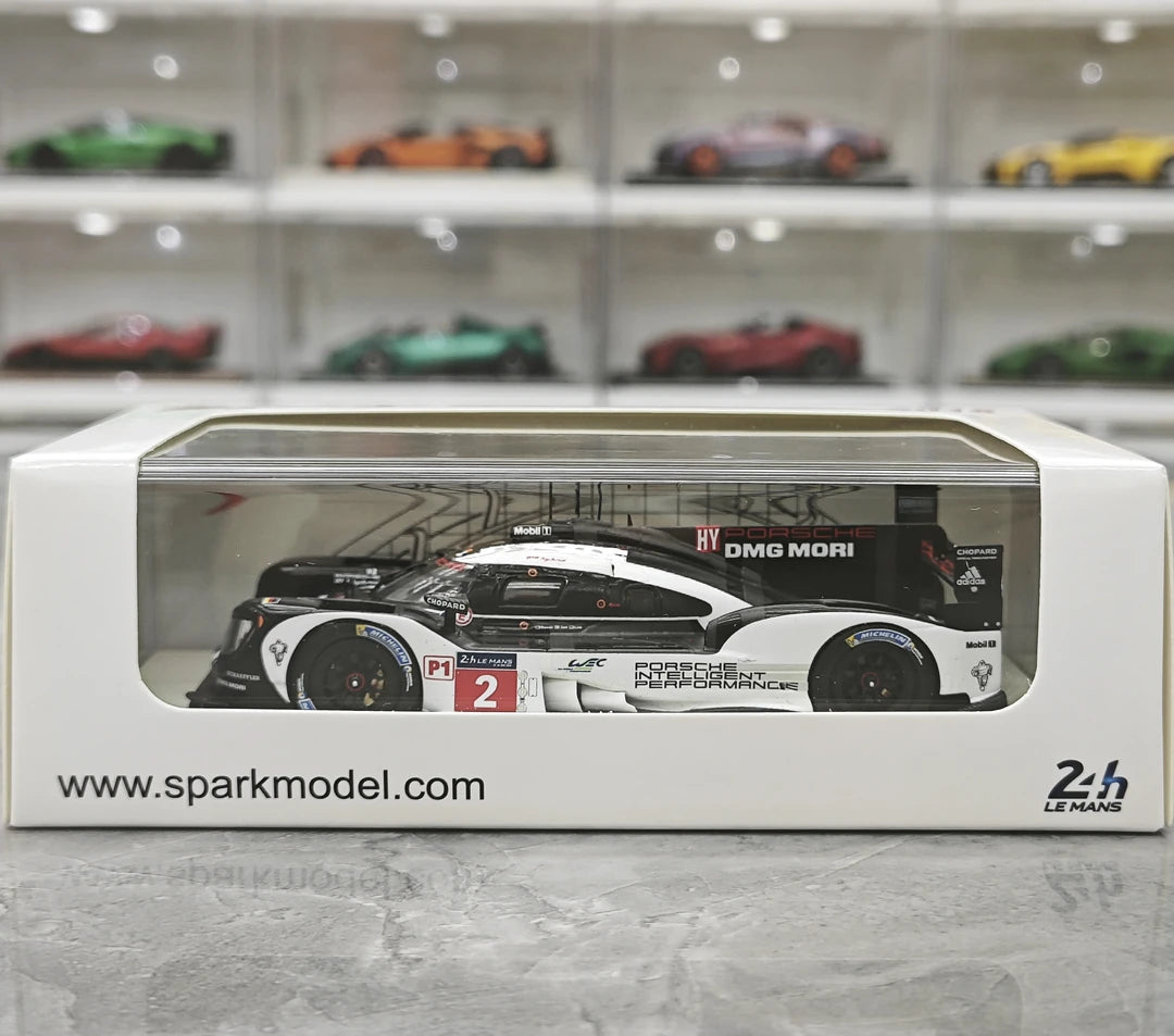 1:43 Porsche 2016 919 Hybrid #2 Winner 24h Le Mans model car by Spark - view 13