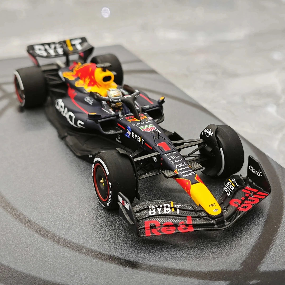 1:43 Red Bull 2022 RB18 #1 Abu Dhabi GP Max Verstappen F1 resin model car by Spark - view 10