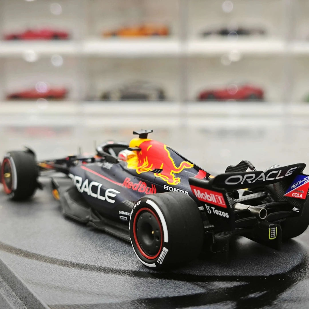 1:43 Red Bull 2022 RB18 #1 Abu Dhabi GP Max Verstappen F1 resin model car by Spark - view 6
