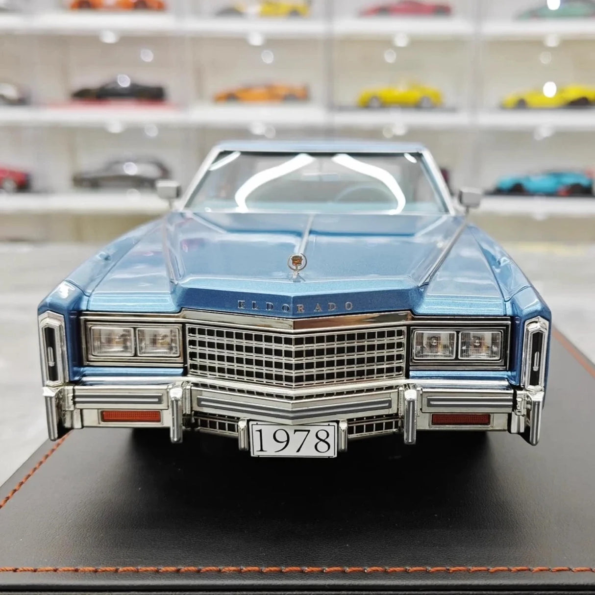 Model stempla Cadillac 1978 Eldorado Biarritz Coupe Blue 1:18 – kolekcjonerski model żywicy