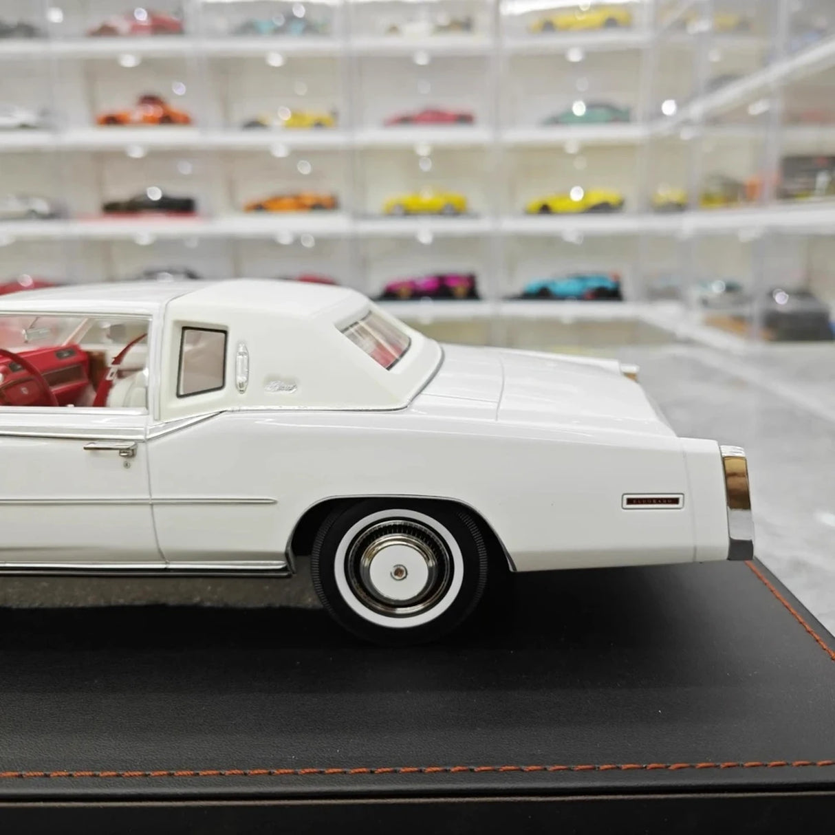Stamp Model Cadillac 1978 Eldorado Biarritz Coupe White 1:18 – Collectible Resin Model Resin