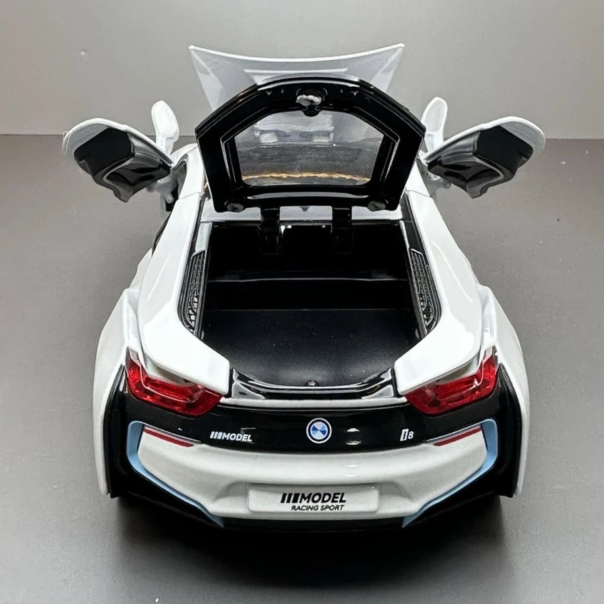 BMW 2013 I12 i8 White 1:22 – Diecast Display Model Die-Cast